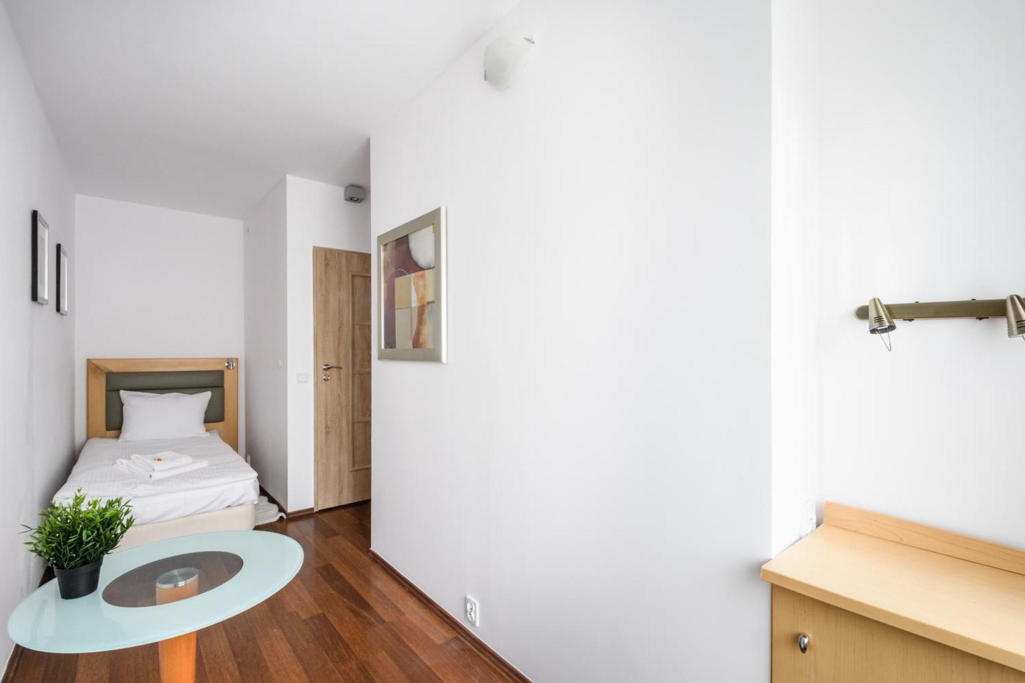 404 Rooms Zamiany Ursynow Варшава Екстер'єр фото
